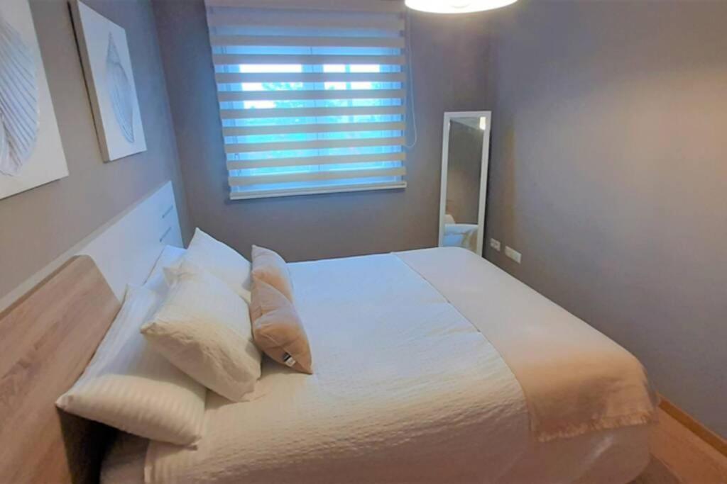 Apartamento Playa Foz Con Piscina Y Parking 010アパートメント エクステリア 写真